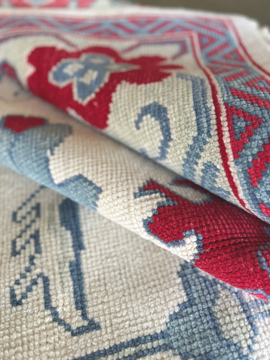 Luxury Hand-Knotted Oushak Rug – Vintage Turkish Design, Soft Wool, Artisan-Made Area Carpet