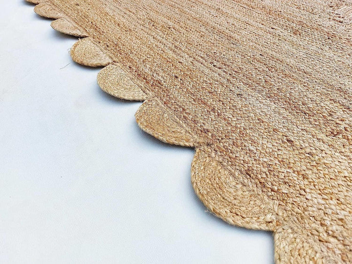 Scalloped Edge Natural Jute Rug – Handmade Eco-Friendly Boho Living Room Carpet | Minimalist Neutral Floor Rug for Modern Home Decor
