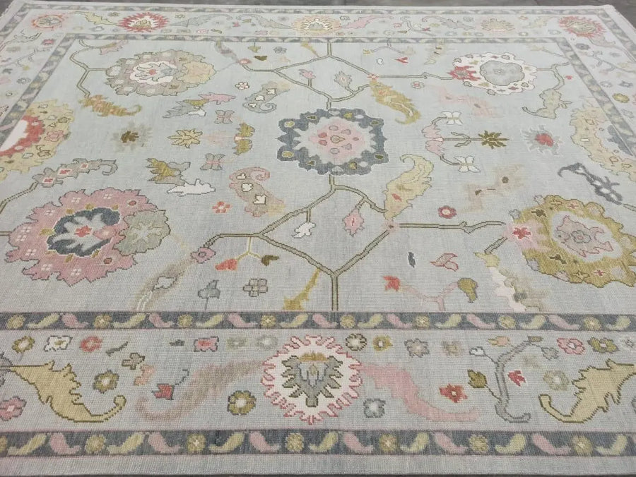 Hand Knotted Oushak Rug – Vintage Turkish Design, Soft Wool Luxury Area Carpet
