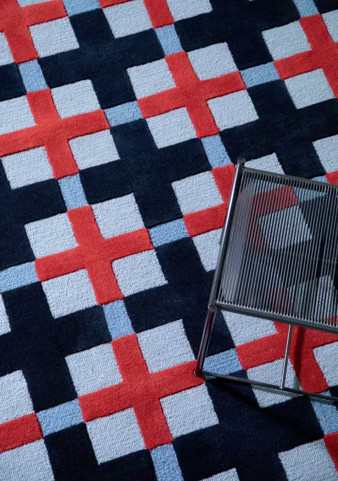Contemporary Geometric Wool Rug – Handwoven Black, Grey & Red Cross Pattern for Modern Living Room & Office Décor