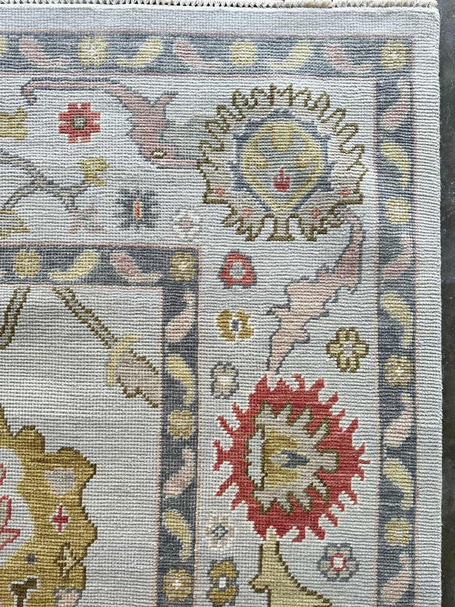 Hand Knotted Oushak Rug – Vintage Turkish Design, Soft Wool Luxury Area Carpet