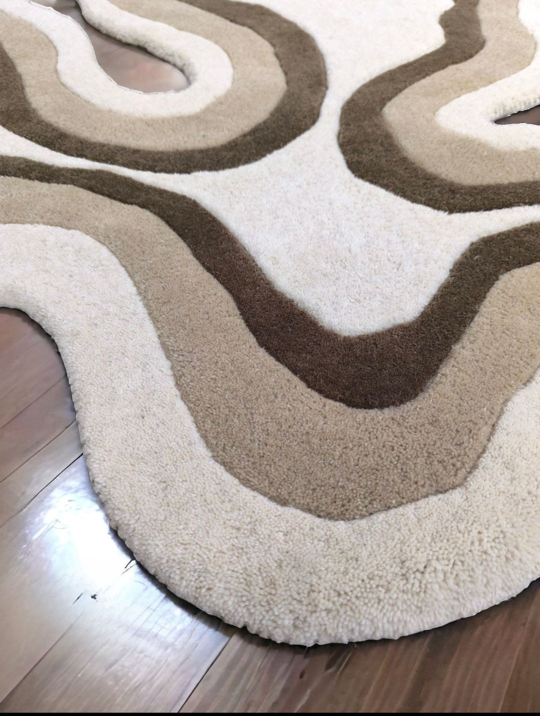 Abstract Irregular Tufted Rug | Modern Wavy Carpet | Handmade Neutral Earth Tone Mat