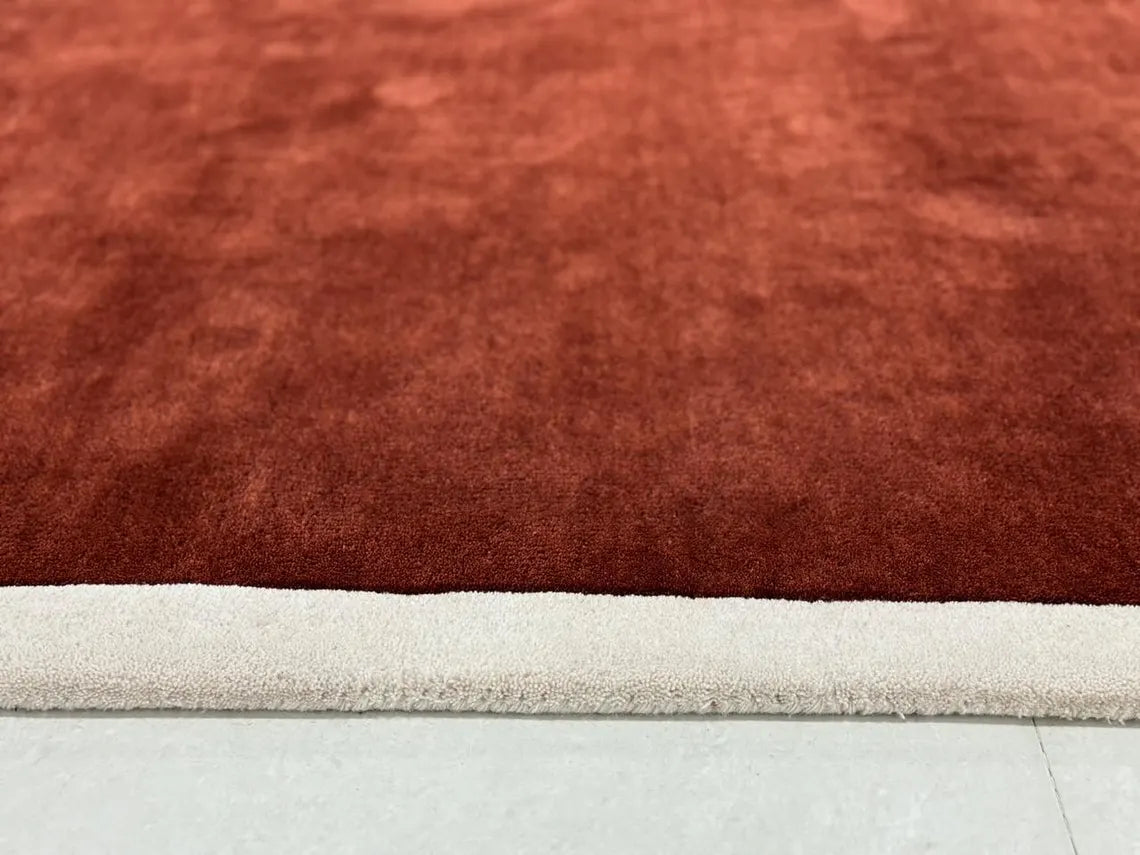 Modern Hand-Tufted Maroon Area Rug – Abstract Border Wool Carpet for Living Room & Bedroom Décor