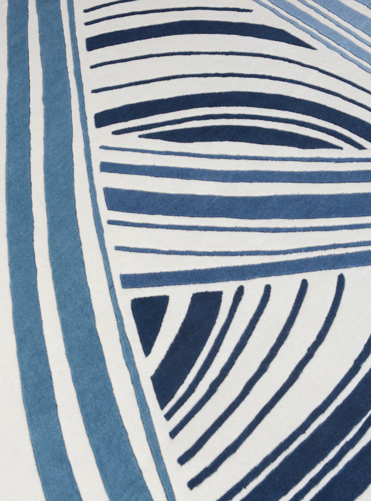 Abstract Blue & White Modern Area Rug – Hand-Tufted Geometric Wave Design Carpet for Living Room, Bedroom, and Office Décor