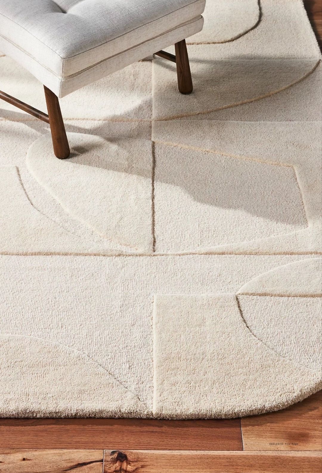 Modern Minimalist Cream Area Rug – Hand-Tufted Abstract Textured Carpet for Living Room & Bedroom Decor